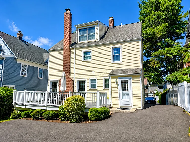 31 Connecticut Ave — Photo 2