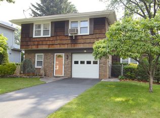 19 Shelby St, Dumont, NJ 07628