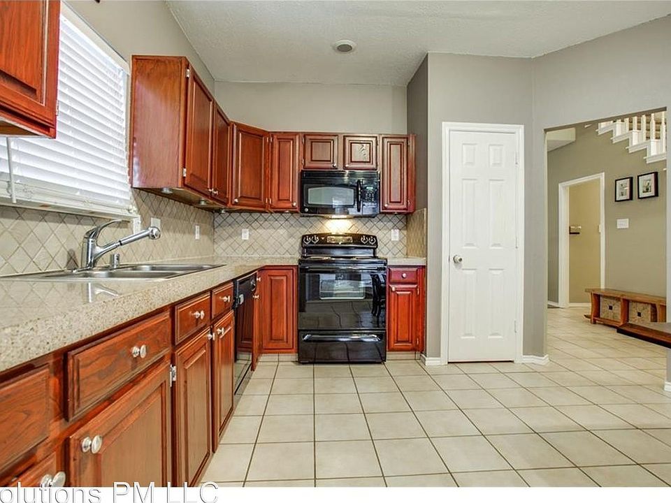 1st image of 1204 Lassen Ln