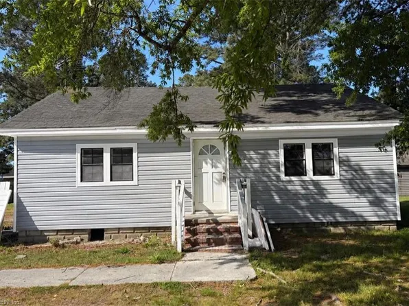 135 Whaley St, Suffolk, VA 23438