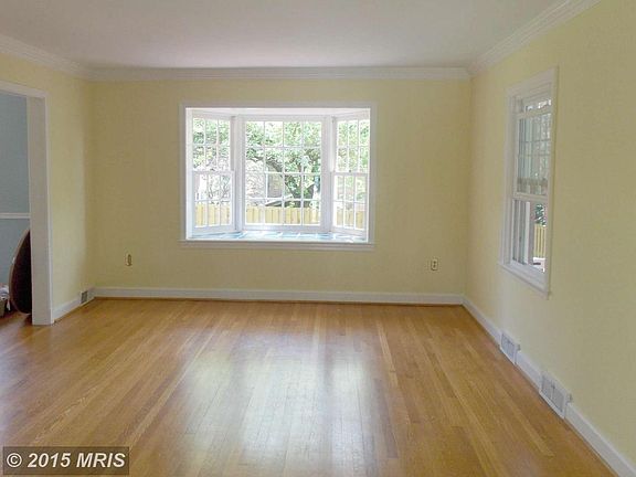 2nd image of 1511 Patrick Henry Dr