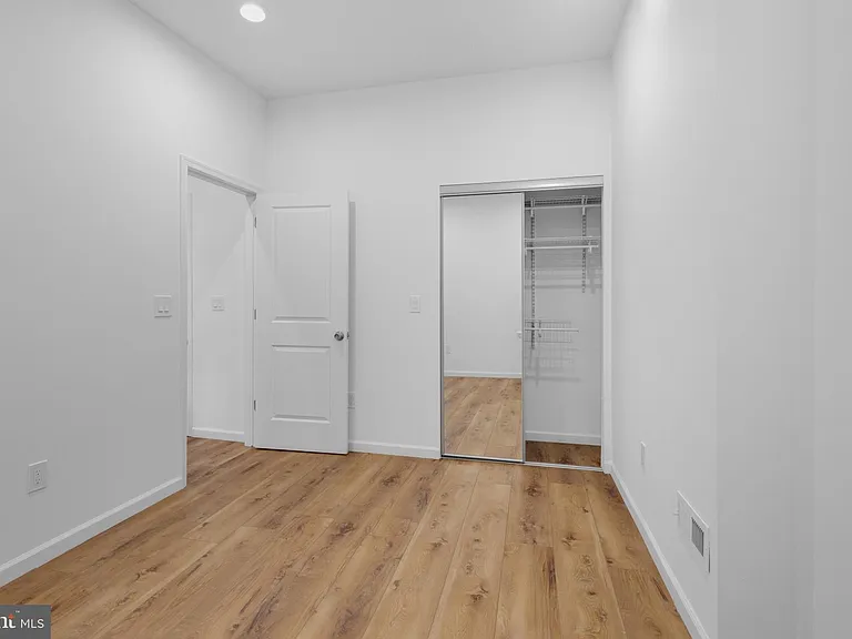 2516 W Master St — Photo 23