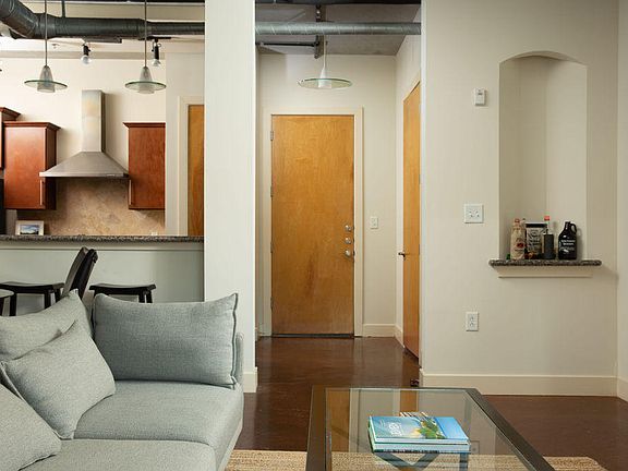 4th image of 150 Bee St APT 412