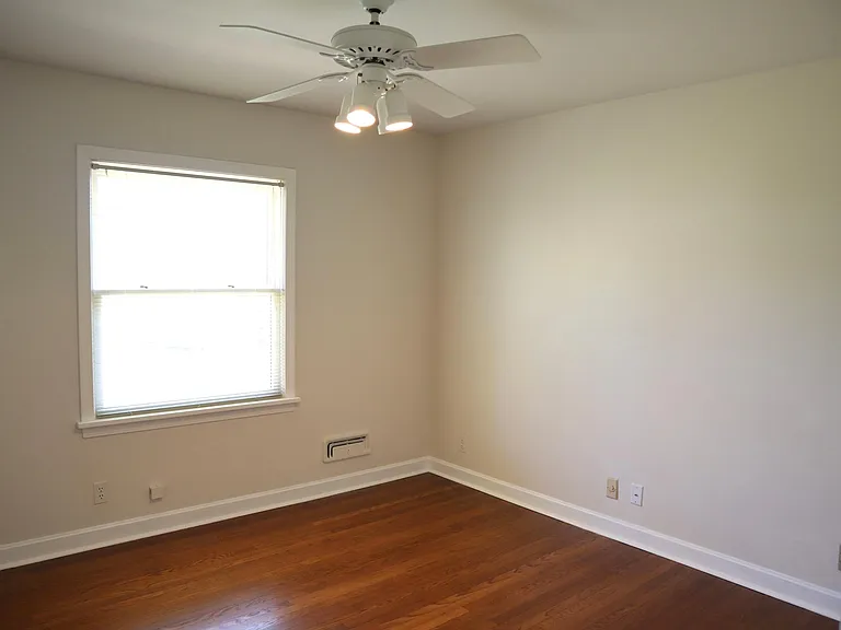 2331 Thornhill Rd — Photo 37