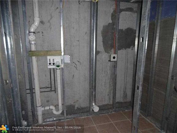 4th image of 519 E Sheridan St #1032