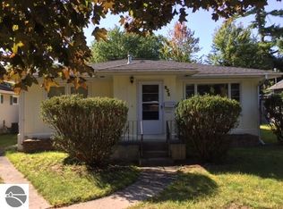 635 W 12th St, Traverse City, MI 49684