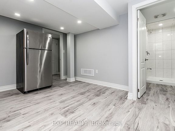 5th image of 91 Corby Cres #Basement