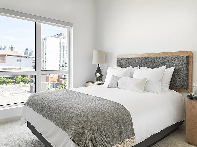 Designer-Furnished Comfy Beds and Luxury Linens