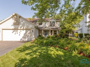 3747 Farmbrook Dr, Sylvania, OH 43560