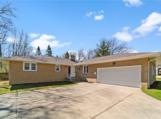 3070 Bramblewood Dr, Broadview Hts, OH