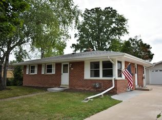 5839 Oakwood Ave, Greendale, WI 53129