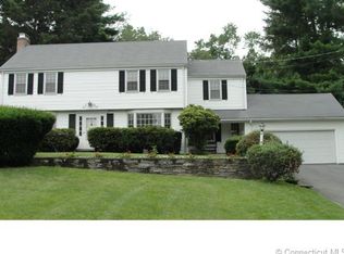10 Glendale Rd, West Hartford, CT 06107