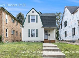 1424 Sigsbee St SE, Grand Rapids, MI 49506
