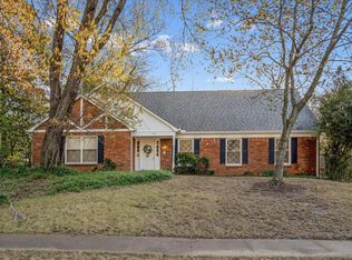 130 Greenbriar Dr, Memphis, TN 38117