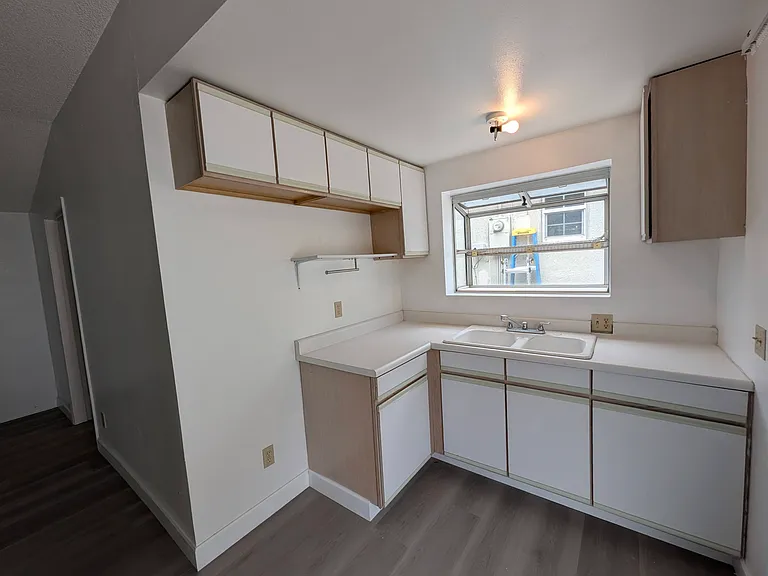 1153 S Sunkist Ave #B — Photo 8