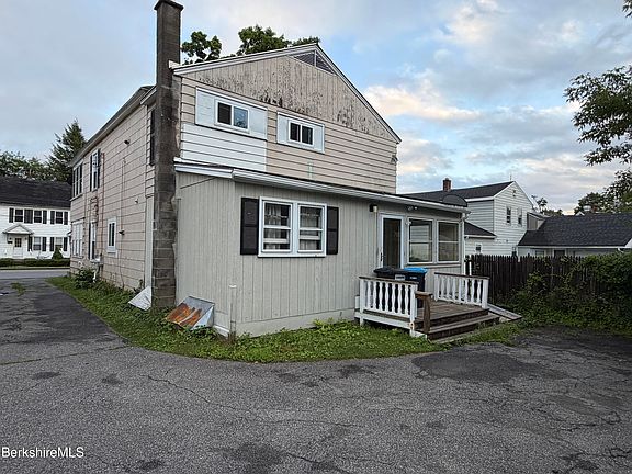 3rd image of 21-23 Newell St