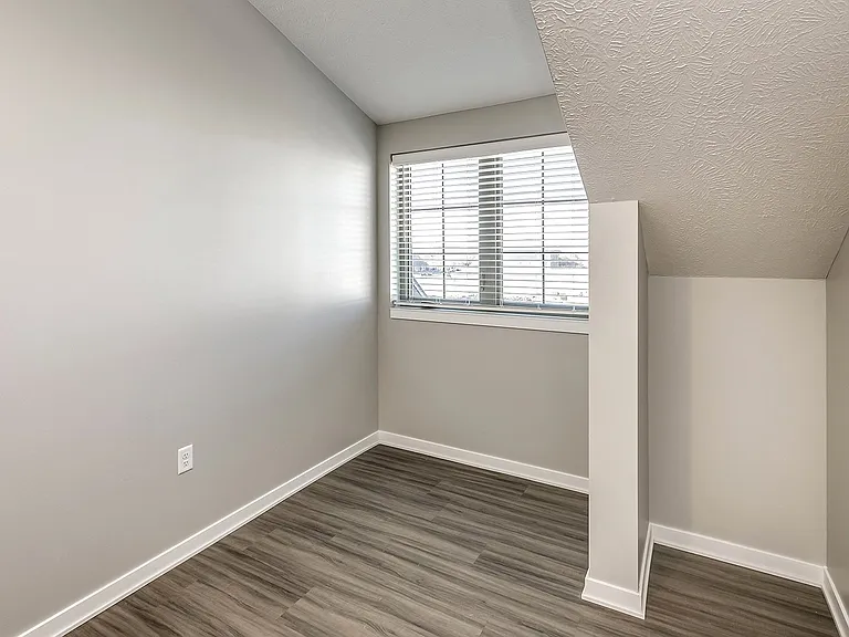 Deerfield Apartments & Chateaus — Photo 32