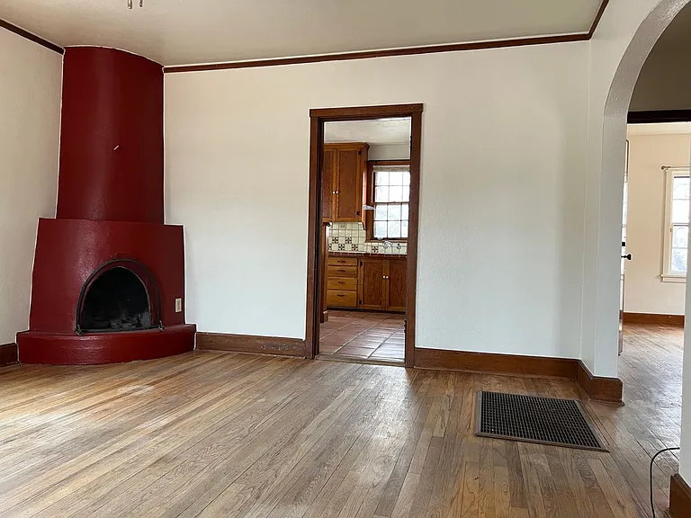 210 Delgado St — Photo 6