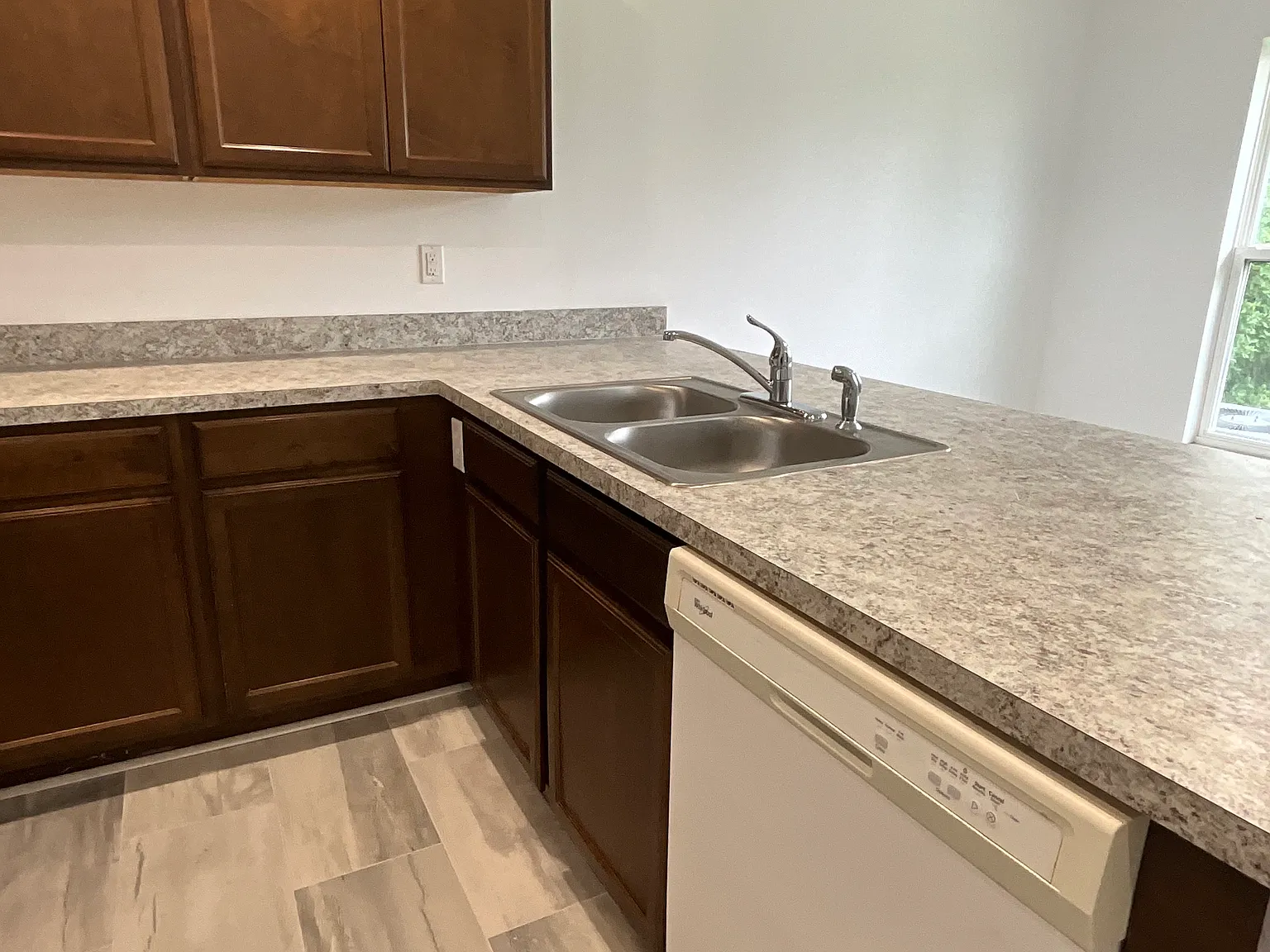2 bed, 1200 sqft, $1,495 — Photo 4