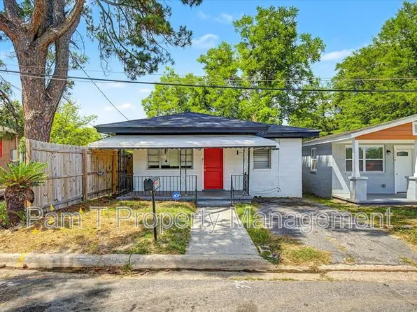 1120 Darwin St, Savannah, GA 31415