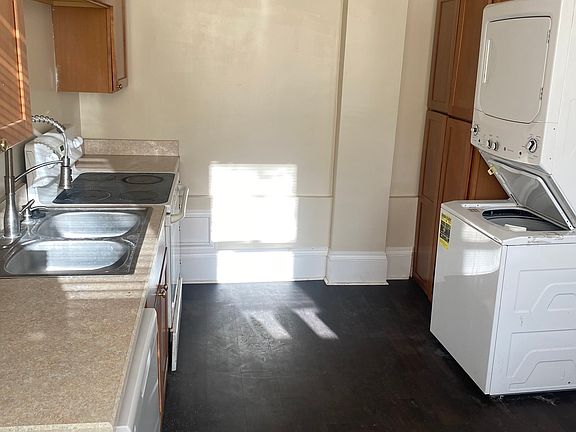 4th image of 202 N Washington St #302