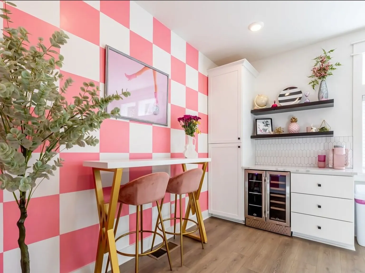 3 bed, 1277 sqft, $3,850 — Photo 2