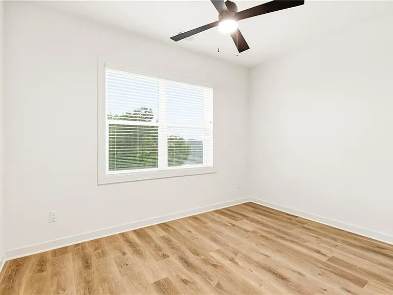 129 Hilltop Dr SW — Photo 15