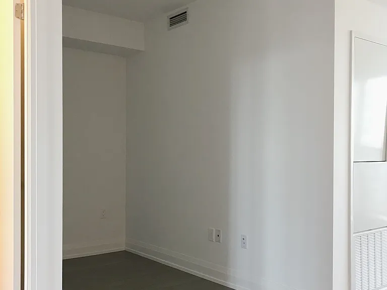 77 Mutual St #2310 — Photo 4