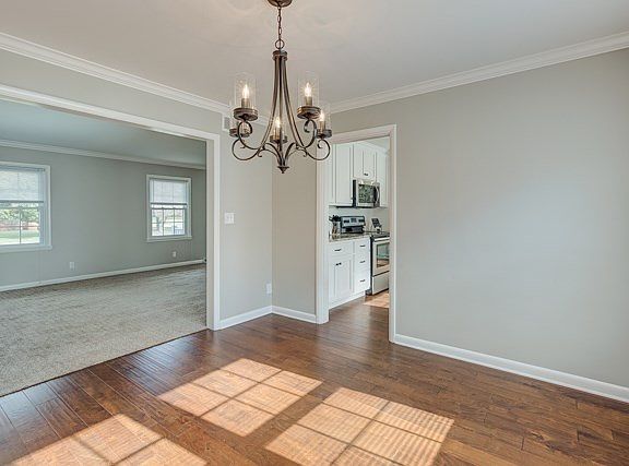 5th image of 1306 Standish Pl