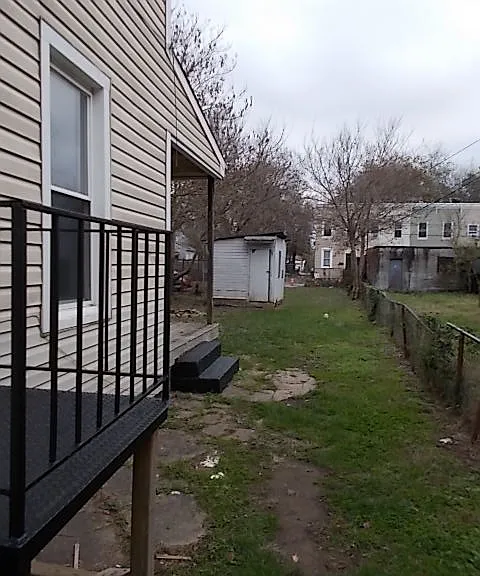 533 E Patapsco Ave — Photo 2