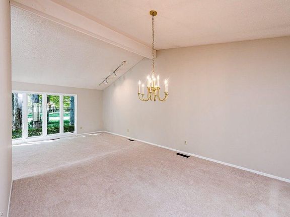 5th image of 21668 Meadows Edge Ln