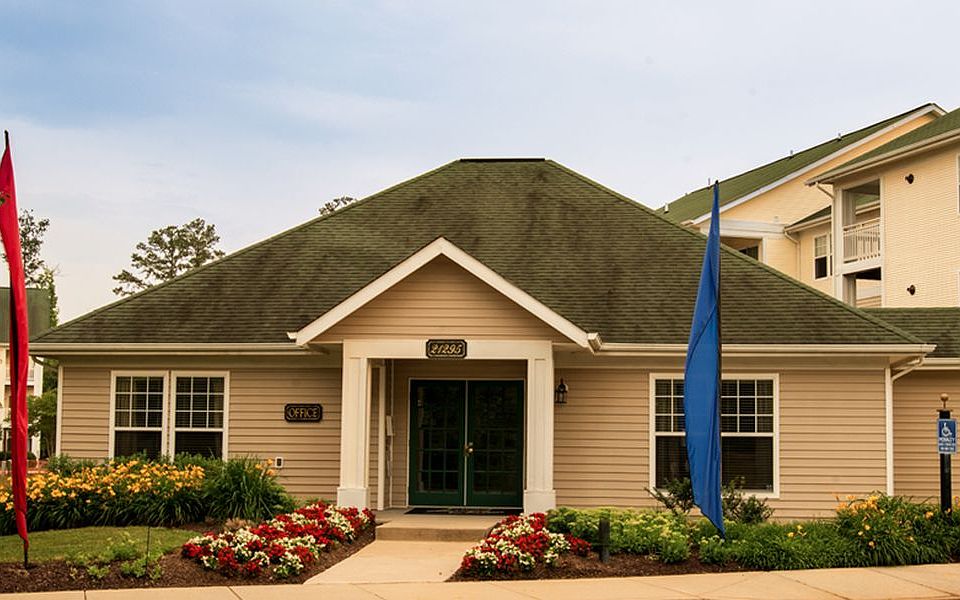 Leasing Center