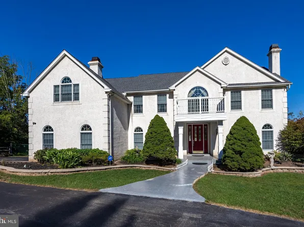 1071 N Grange Ave, Collegeville, PA 19426