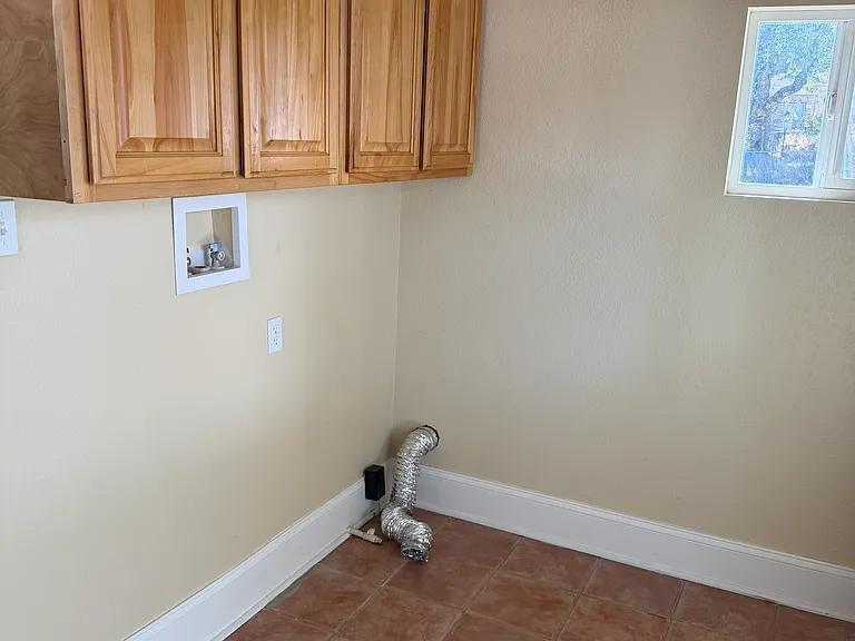 703 Country Club Dr — Photo 17