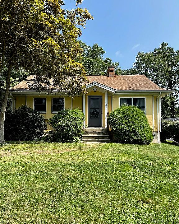 1st image of 39 Casazza Pl