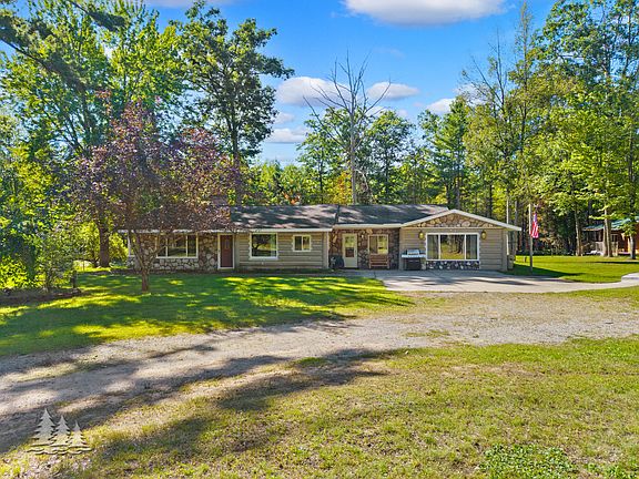 2nd image of 3070 S Mount Tom Rd