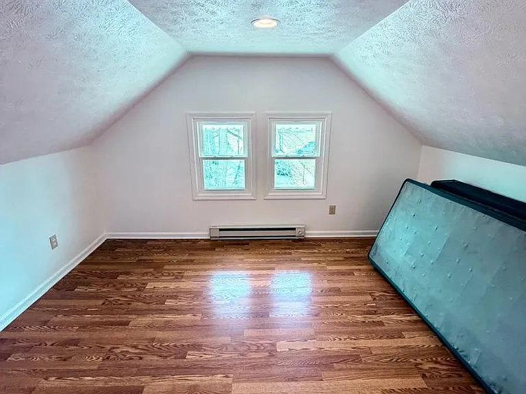 14221 Glenside Rd — Photo 29