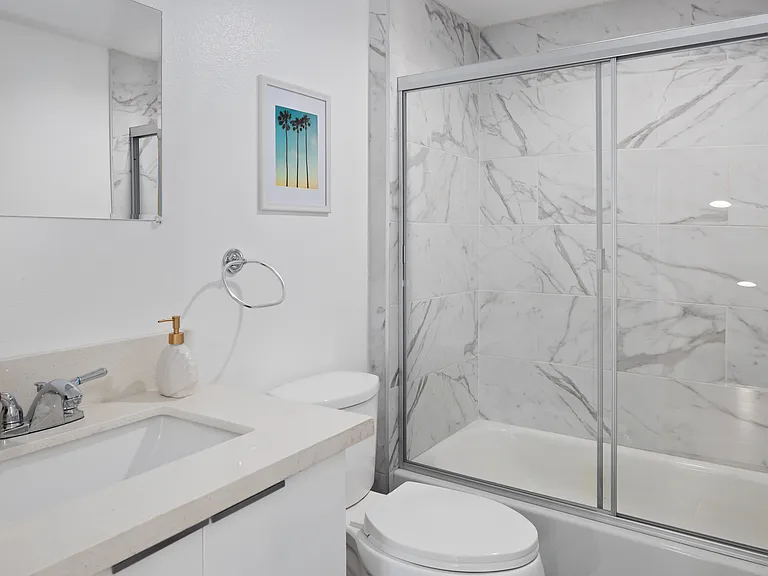 4157 S Normandie Ave #1/2 — Photo 4