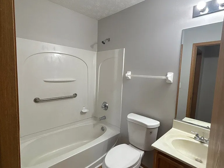 6711 Hunters Creek Blvd — Photo 8
