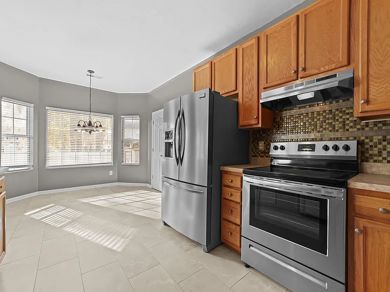 115 Jones St — Photo 3