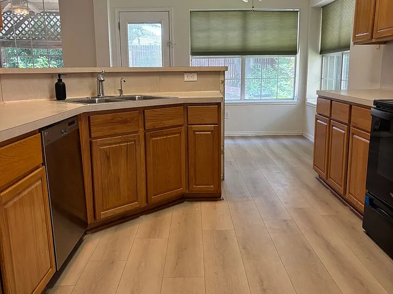 8005 Paloverde Dr — Photo 17