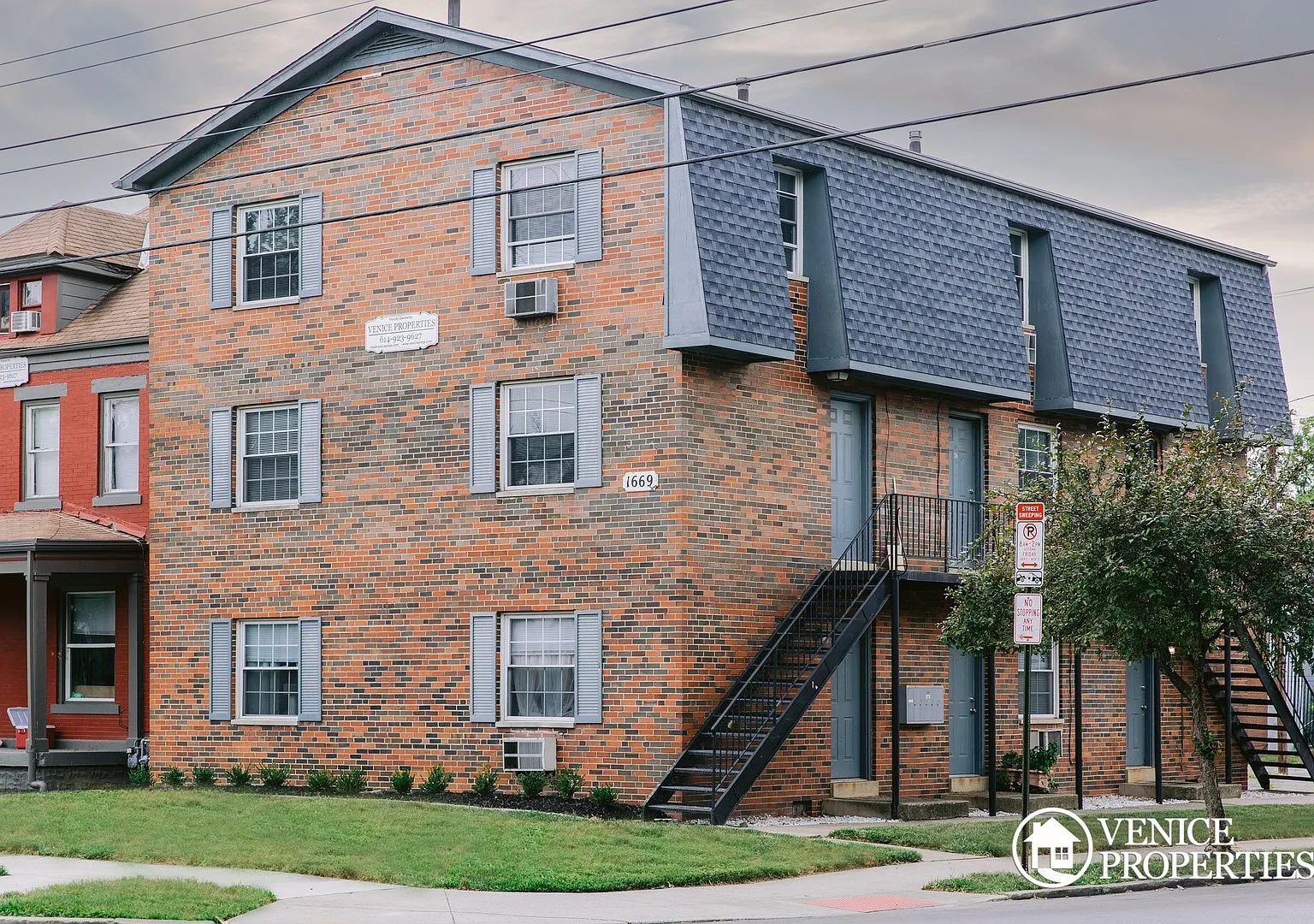 2 Bedroom On OSU Campus — Photo 2