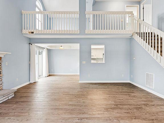 5th image of 10105 Oak Trail Rd