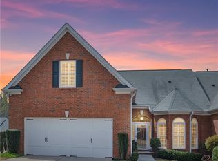 208 Claremore Dr, Woodstock, GA