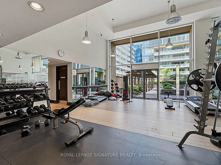 438 King St W #1417 — Photo 25