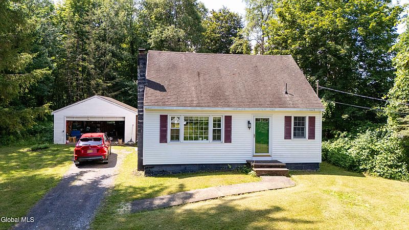 2nd image of 1821 W Glenville Road