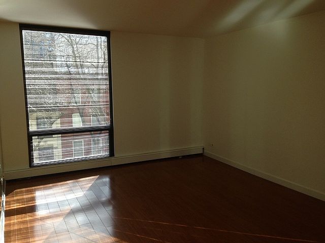 1st image of 100 E Bellevue Pl APT 4C