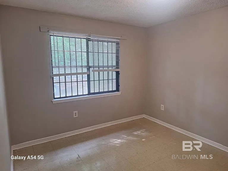 2207 Wolf Ridge Rd #B — Photo 4