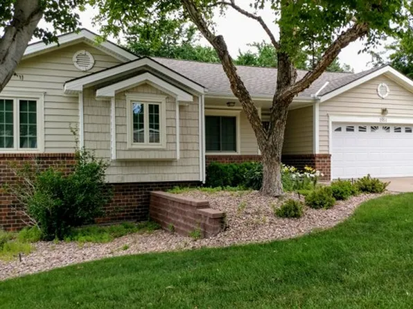 1951 Crescent Dr, Manhattan, KS 66503
