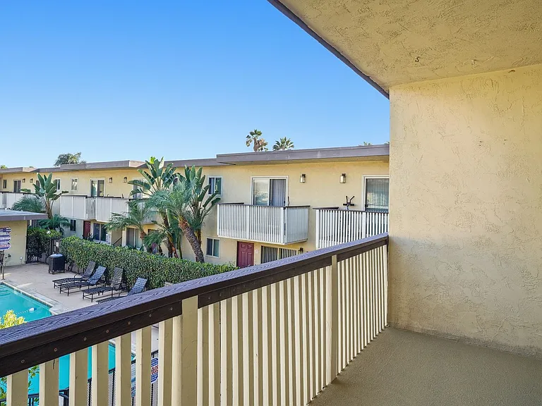 Cambridge Apartments — Photo 30